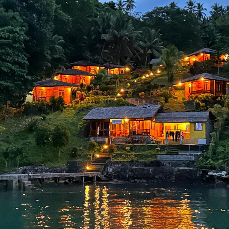K2 Lembeh Dive Resort Bitung Exteriör bild