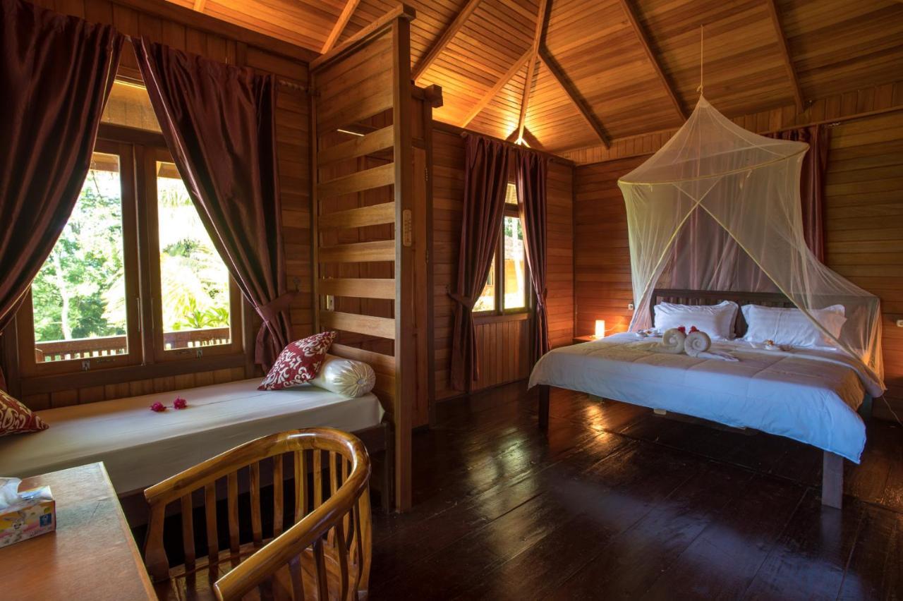 K2 Lembeh Dive Resort Bitung Exteriör bild